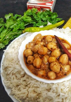 A picture of Chole curry.