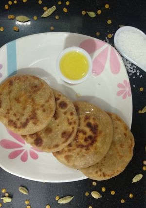 A picture of Puran pori.