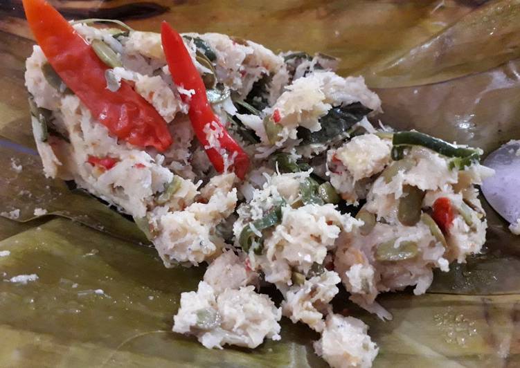 Bothok  Pete cina 'Mlandingan' Tempe Teri Nasi