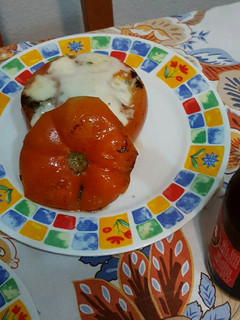 Una foto de Tomate a los tres quesos