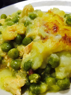 A picture of Salmon and shrimp pie.