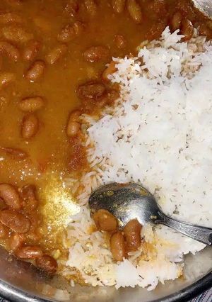A picture of Rajma chawal.