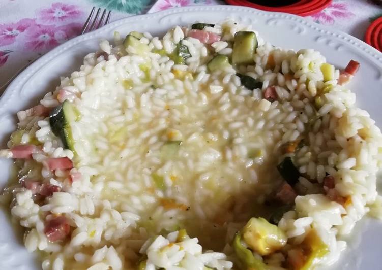Risotto con zucchine e fiori