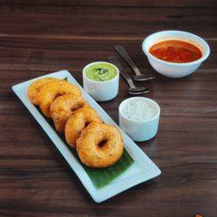 A picture of Medu vada.