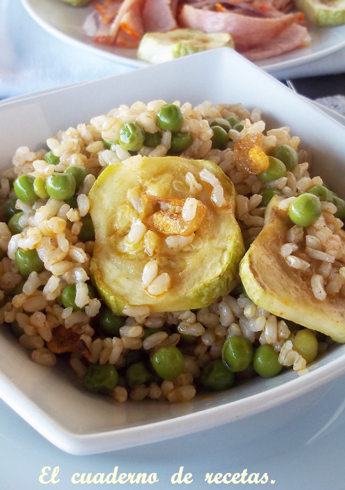 Una foto de Arroz Integral con calabacín asado
