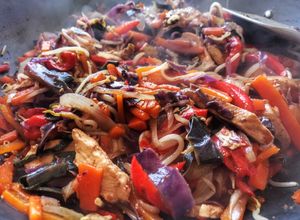 Una foto de Chop Suey de Pollo 🍗