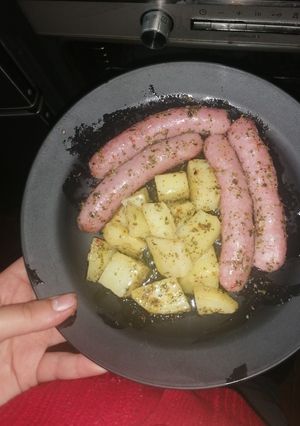 Foto principal de Salchichas con patatas al horno sabor chimichurri