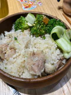 《一鍋到底》偽老乾杯 雞釜飯 的食譜成品照片