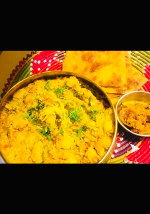 A picture of Anday aloo bujia.