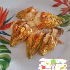 Foto di Fiori di zucca ripieni alla ricotta