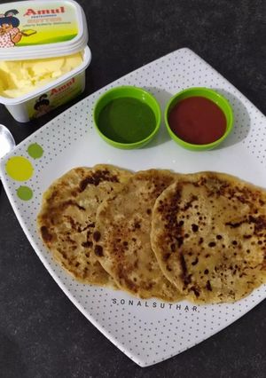 A picture of Aloo Paratha.
