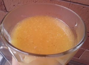 Una foto de Salsa🍯 de piña🍍 para comidas rápidas🌭
