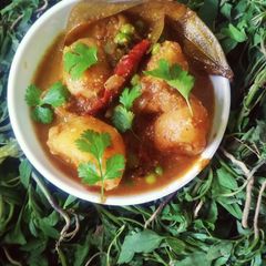A picture of Dam Aloo.