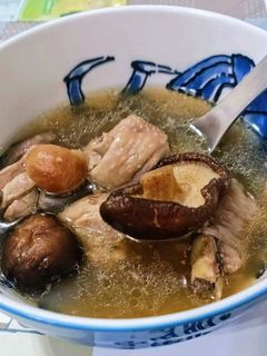 大同電鍋燉香菇雞湯 的食譜成品照片