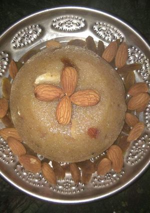 A picture of Suji halwa.
