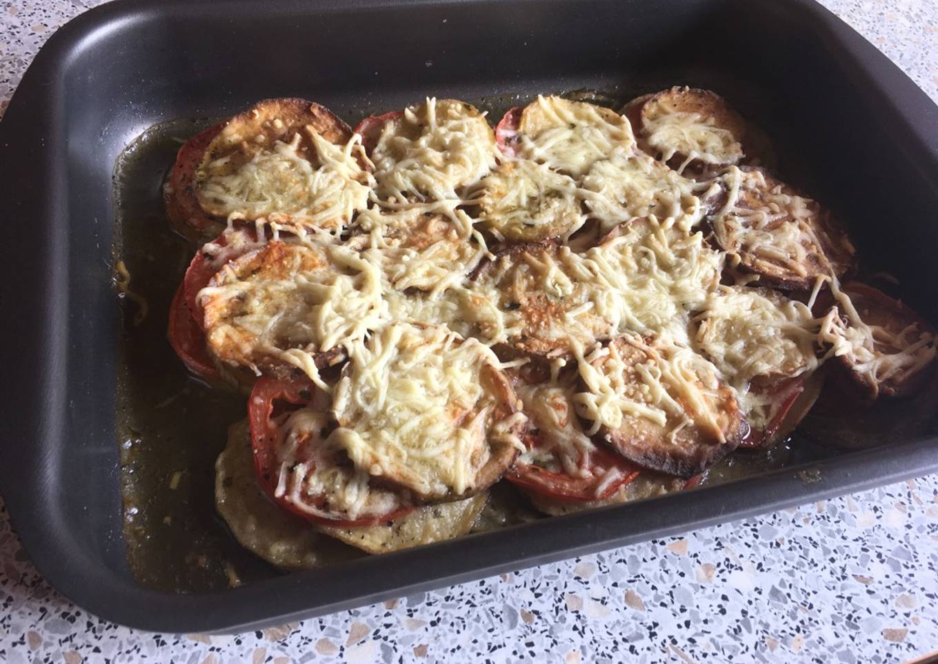 Berenjenas con tomate al horno