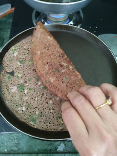 झटपट रागी डोसा (jhatpat ragi dosa recipe in Hindi) रेसिपी मुख्य फोटो