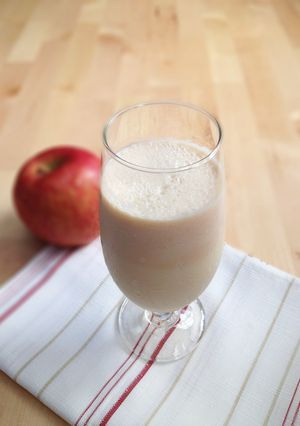 鮮奶系列》蘋果鮮奶 的食譜成品照片