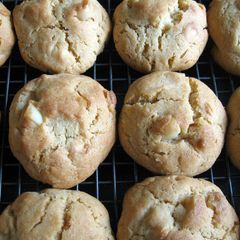 A picture of Macadamia & White Choco Chip Cookies.
