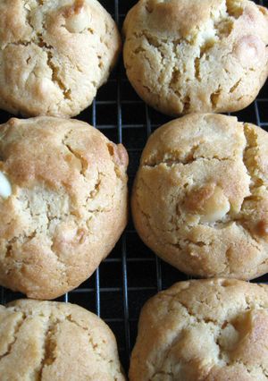 A picture of Macadamia & White Choco Chip Cookies.