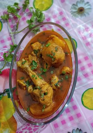 বাটা মসলা দিয়ে আলু মুরগির ঝোল(chicken aloo jhol recipe in Bengali) রেসিপির প্রধান ছবি