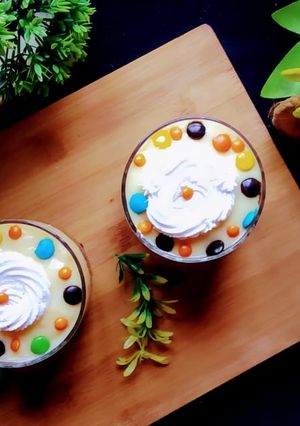 A picture of Mango Custard Shots.