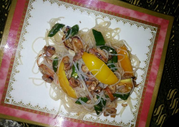 Resep Bihun pedas cumi asin yang mudah