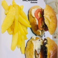A picture of Home made burger by chef_maryumms_cuisine🌸.