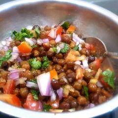 A picture of Chana chat.