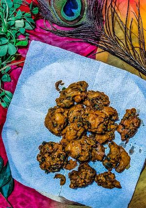 मेथी के पकोड़े (Methi ke pakode recipe in Hindi) रेसिपी मुख्य फोटो