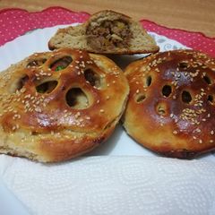 A picture of Minced meat filled buns.