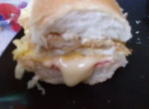 Una foto de Comidita fácil y rápida. Sándwich de mila completito