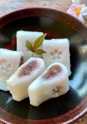 A picture of Japanese Kawaii Mochi with Cherry Blossom 🌸.