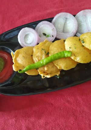 A picture of Potato Fritters Pakoda.