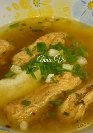 Hình của món Miến gói nấu chả cá.