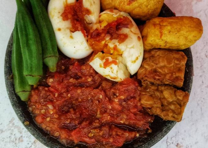 Anti Ribet, Bikin 11. Sambel Penyetan Bahan Sederhana