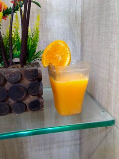 मॉकटेल ऑरेंज जूस(Mocktail oringe juice recipe Hindi) रेसिपी मुख्य फोटो