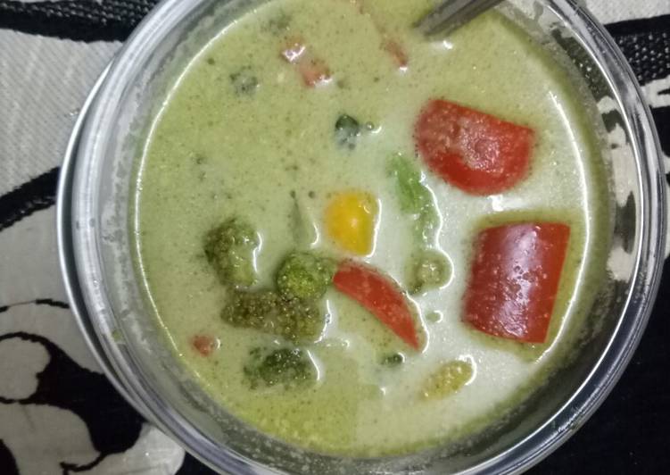 Homemade Thai green curry