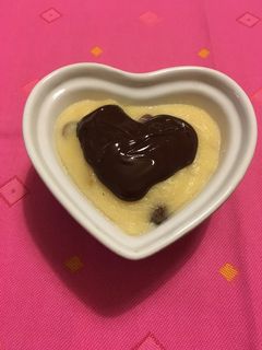 Una foto de Pastel de sémola con pasas y chocolate