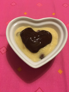 Una foto de Pastel de sémola con pasas y chocolate