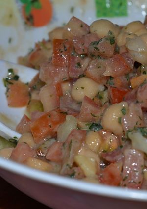 Una foto de Ensalada de Garbanzos