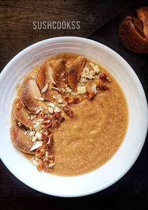 A picture of SAPODILLA OATS & DATES SMOOTHIE BOWL.