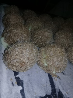 Una foto de Bombas de papas rellenas y cubiertas de salvado de trigo, !!!!!