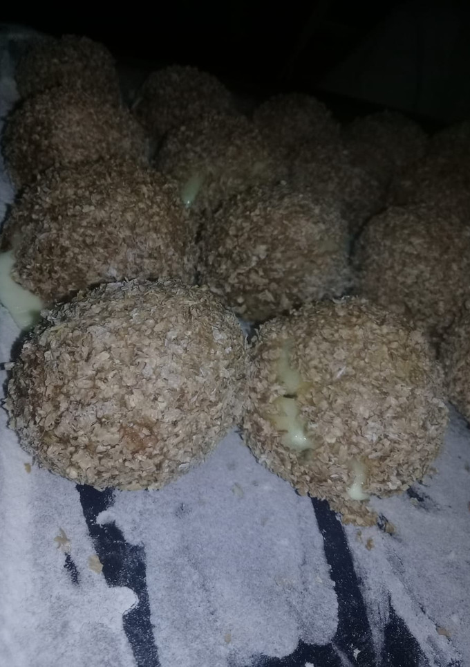 Una foto de Bombas de papas rellenas y cubiertas de salvado de trigo, !!!!!
