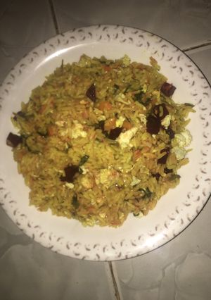A picture of Arabian fried rice.