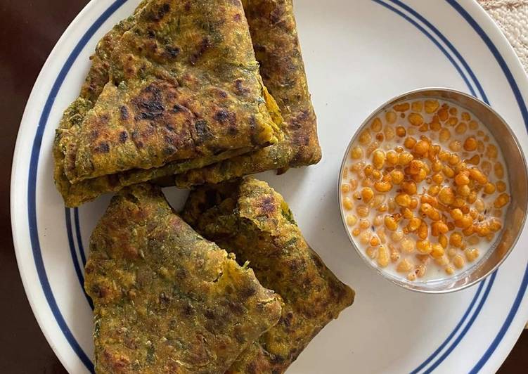 Steps to Make Homemade Palak paratha with Boondi Raita