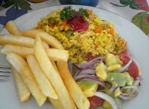 Una foto de Arroz con atún