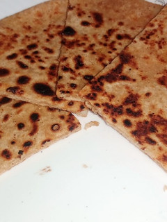 आलू का पराठा (Aloo ka paratha recipe in hindi) रेसिपी मुख्य फोटो