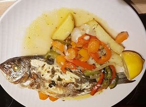 Foto de Tilápia no forno com Legumes