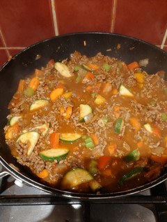 A picture of Bolognese sauce.